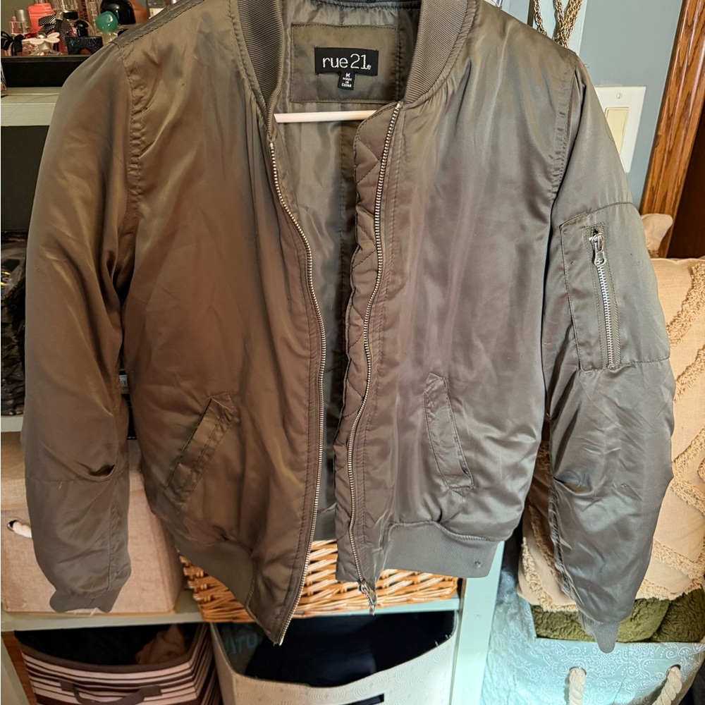 3/$15 Women’s Olive Green Bomber Jacket size m medium